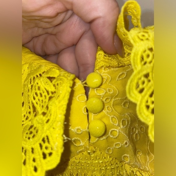 NWT! Alice + Olivia Bleeker Ruffled Lace Crop Top Sunbeam Yellow Smocked🌼 XS - Picture 11 of 16
